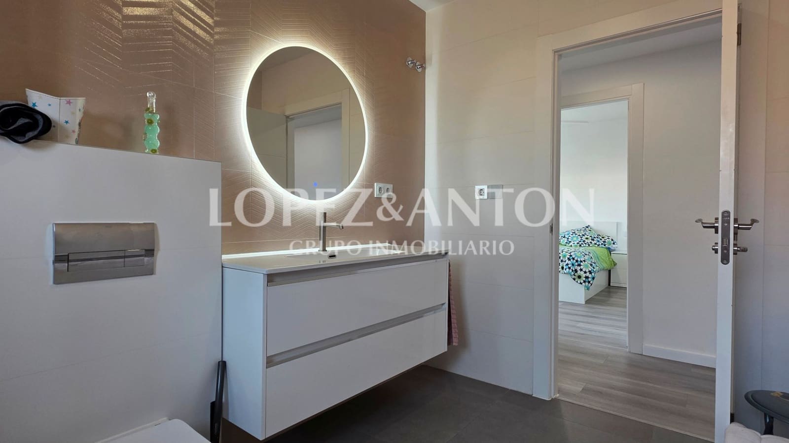 8 Zimmer Villa zu verkaufen in L'Eliana mit Pool Garage - 1.590.000 € (Ref: 9460853)