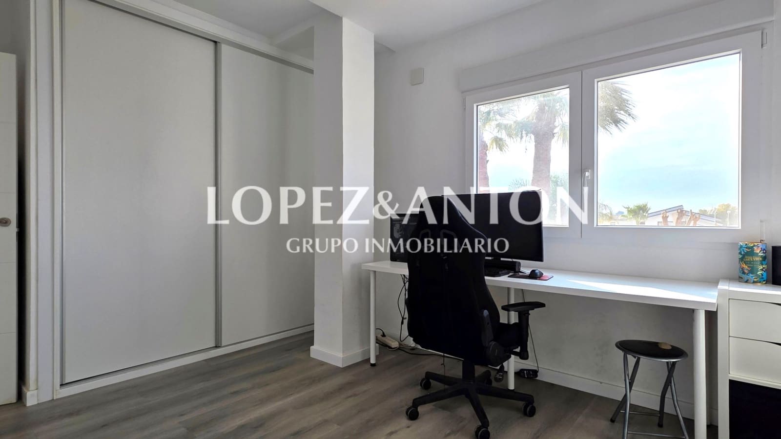 8 Zimmer Villa zu verkaufen in L'Eliana mit Pool Garage - 1.590.000 € (Ref: 9460853)