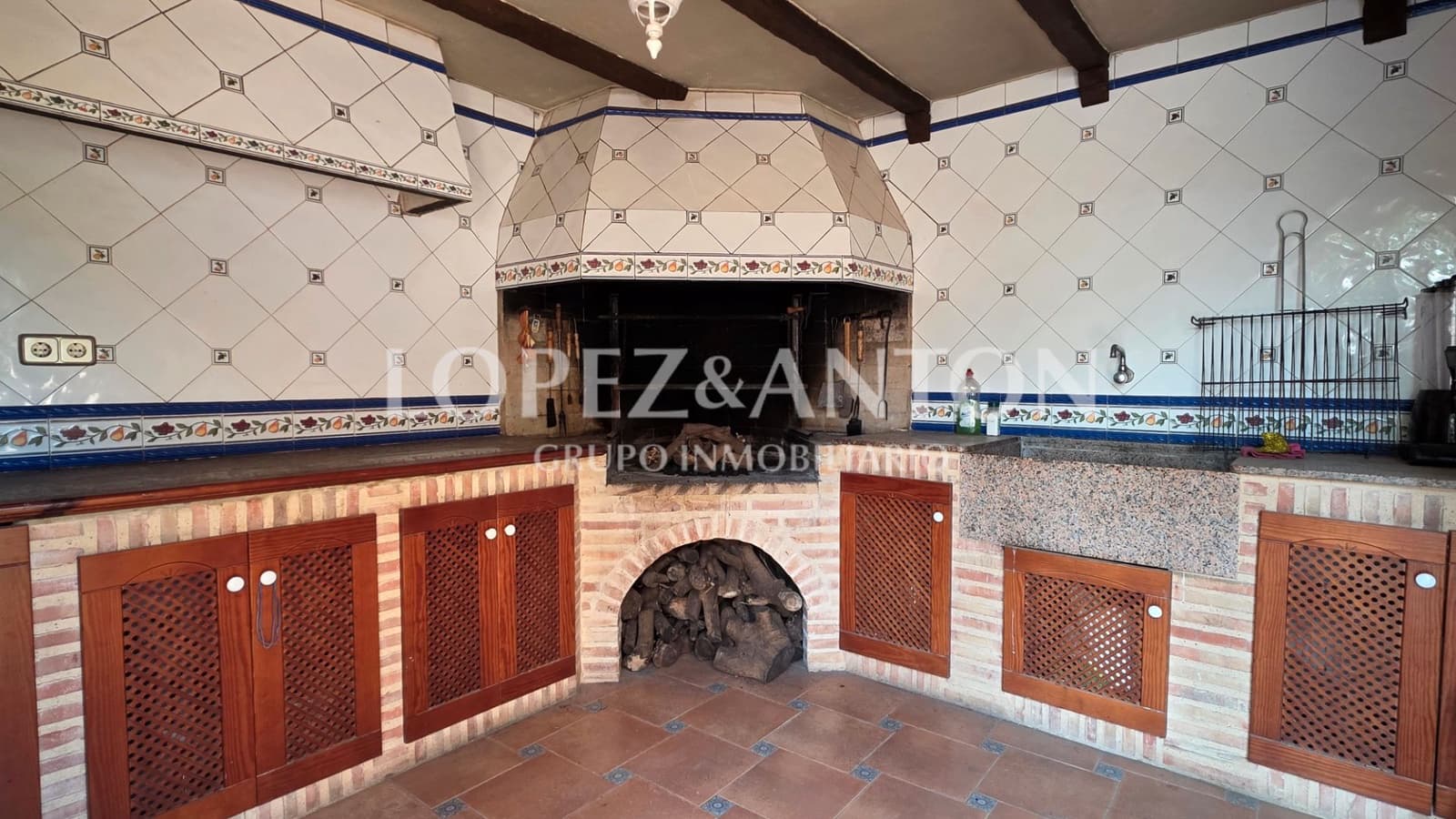 8 Zimmer Villa zu verkaufen in L'Eliana mit Pool Garage - 1.590.000 € (Ref: 9460853)