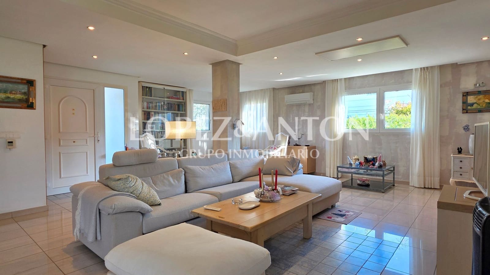 5 Zimmer Villa zu verkaufen in L'Eliana mit Pool Garage - 925.000 € (Ref: 9460854)