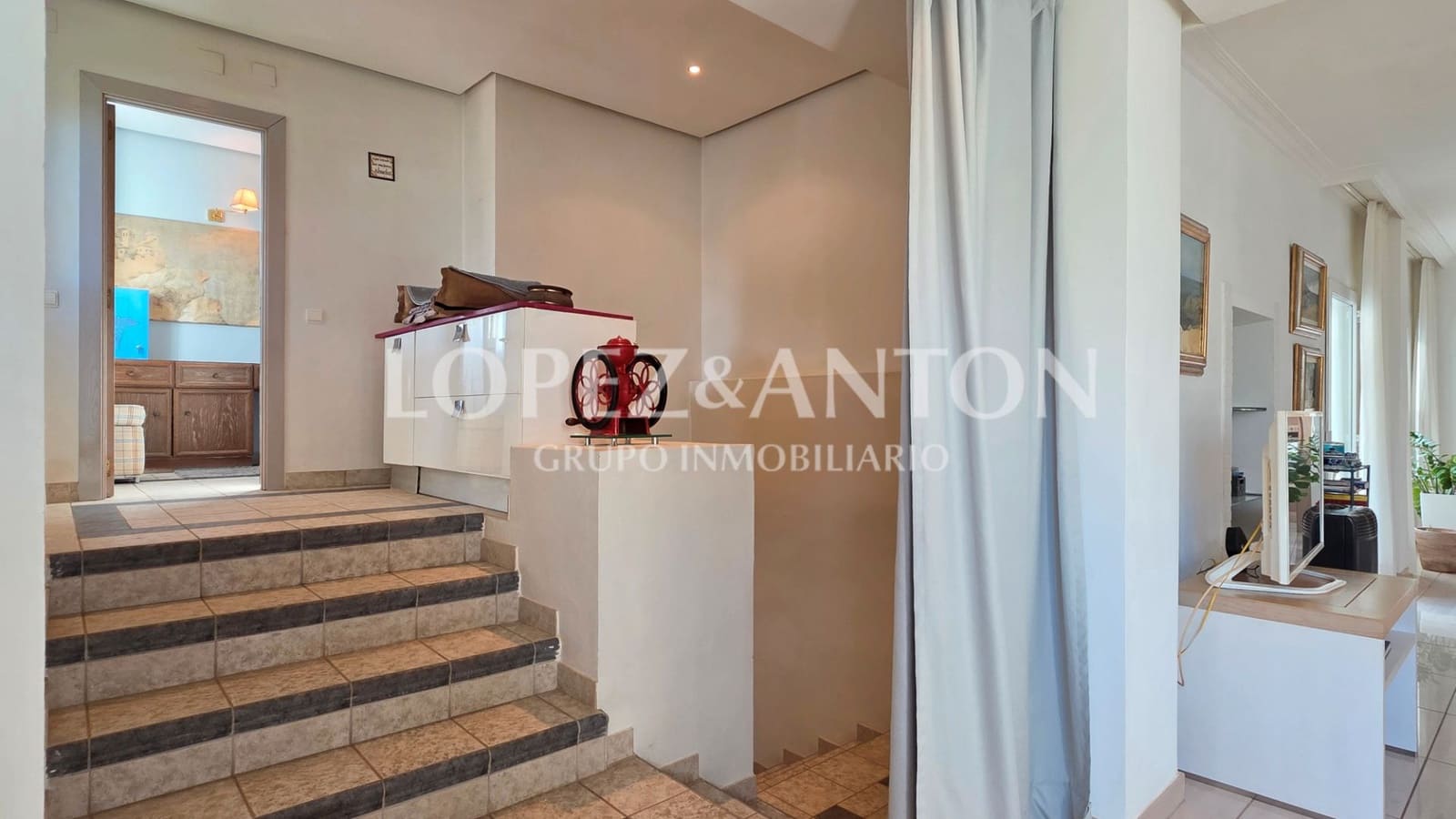 5 Zimmer Villa zu verkaufen in L'Eliana mit Pool Garage - 925.000 € (Ref: 9460854)