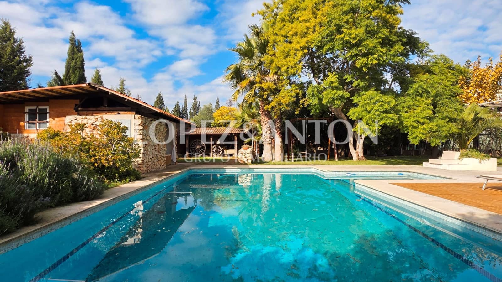 5 Zimmer Villa zu verkaufen in L'Eliana mit Pool Garage - 925.000 € (Ref: 9460854)