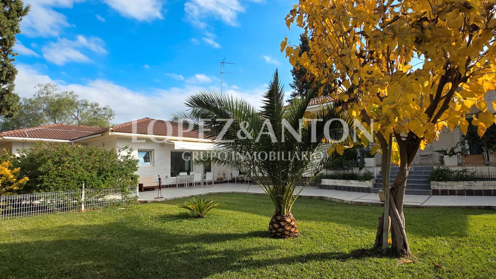 5 Zimmer Villa zu verkaufen in L'Eliana mit Pool Garage - 925.000 € (Ref: 9460854)