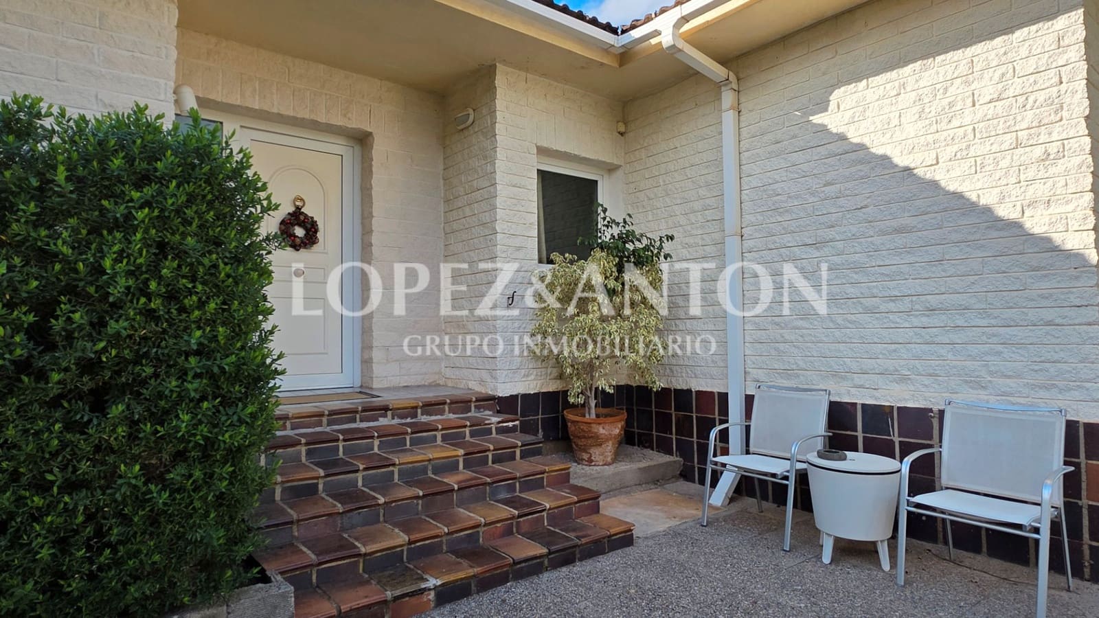 5 Zimmer Villa zu verkaufen in L'Eliana mit Pool Garage - 925.000 € (Ref: 9460854)