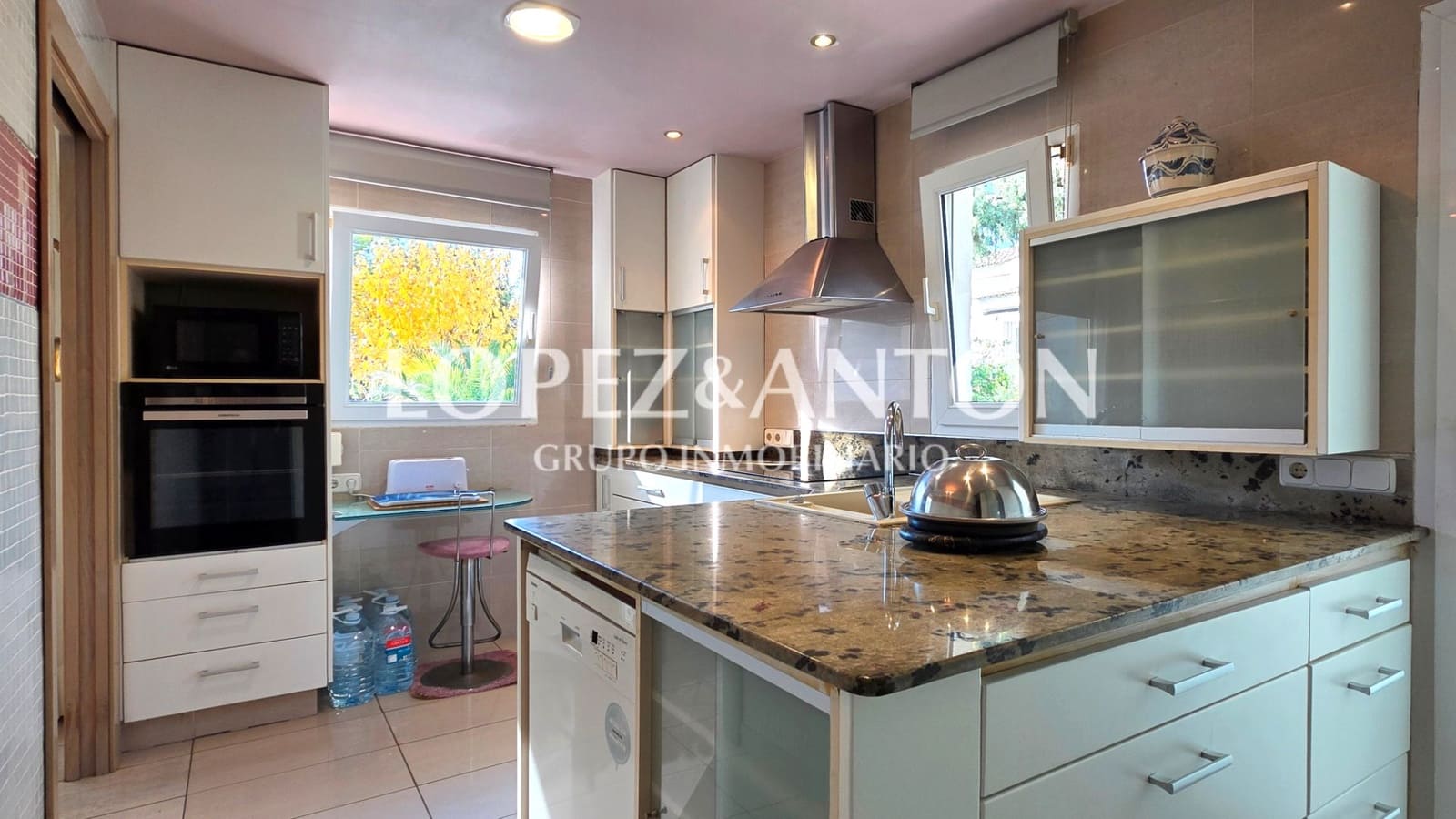 5 Zimmer Villa zu verkaufen in L'Eliana mit Pool Garage - 925.000 € (Ref: 9460854)