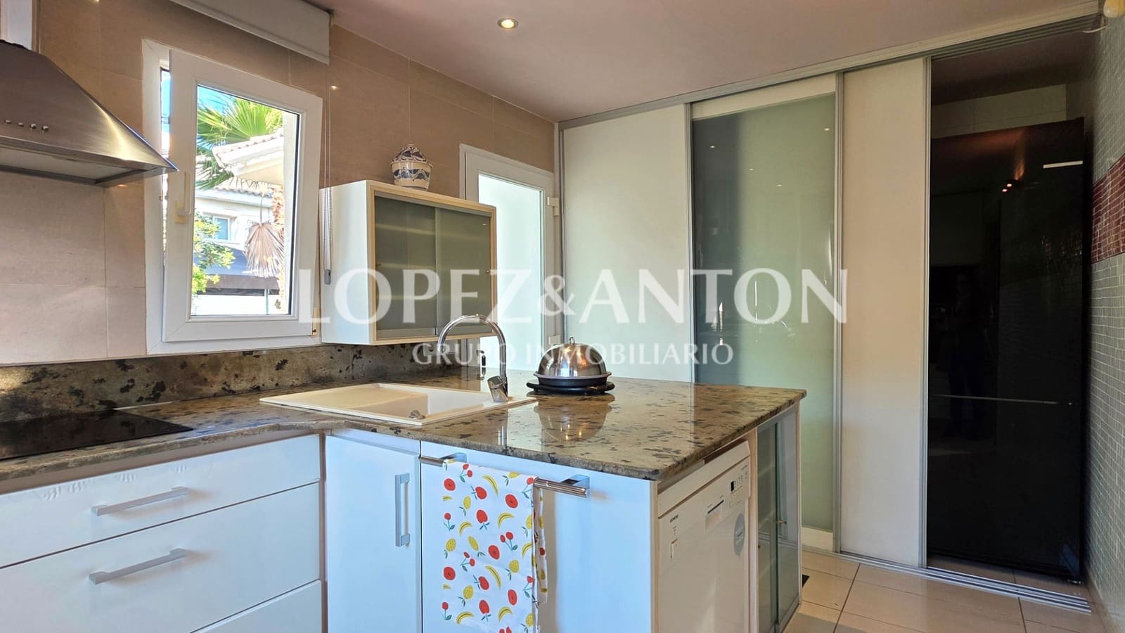 5 Zimmer Villa zu verkaufen in L'Eliana mit Pool Garage - 925.000 € (Ref: 9460854)