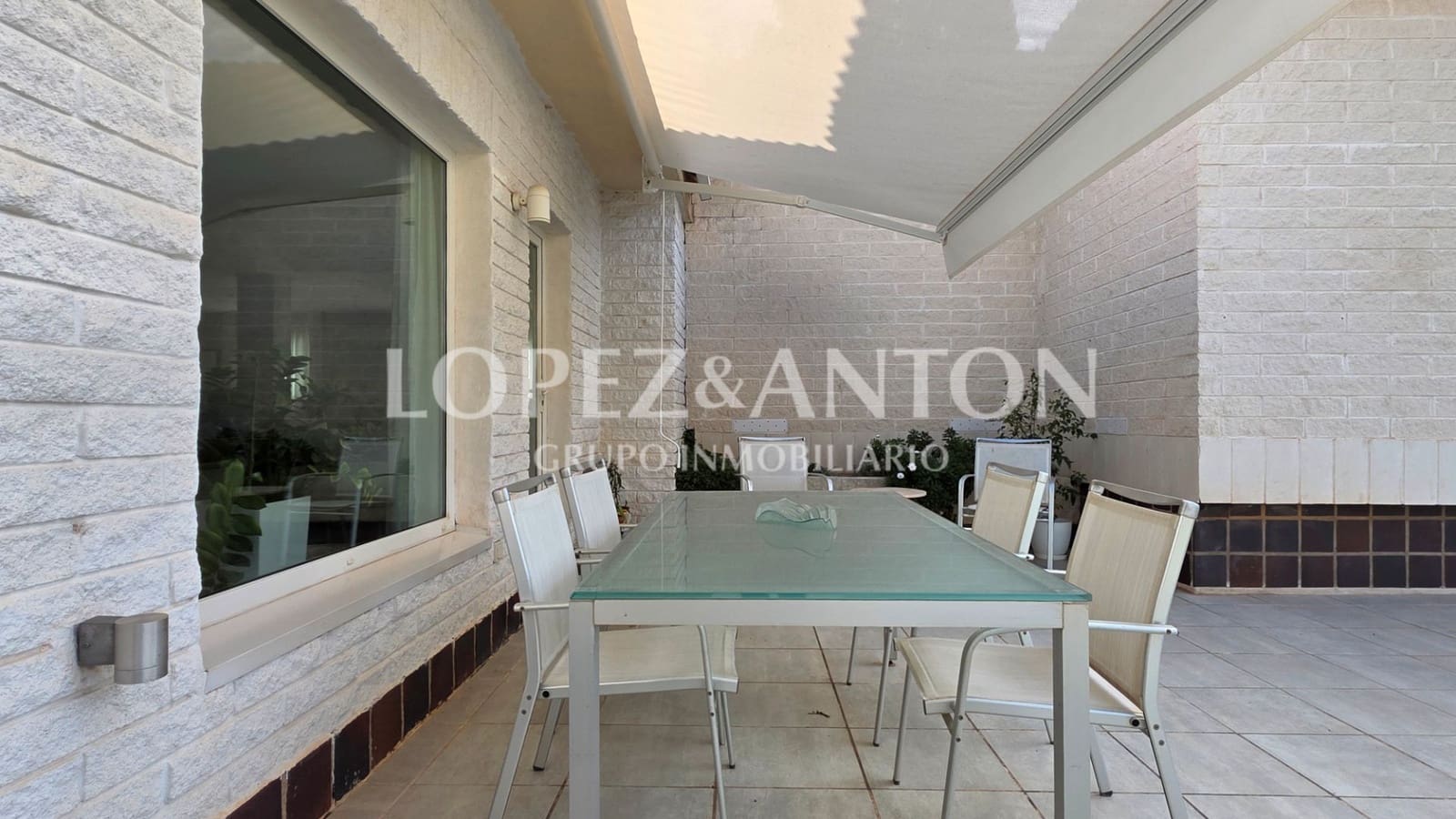 5 Zimmer Villa zu verkaufen in L'Eliana mit Pool Garage - 925.000 € (Ref: 9460854)