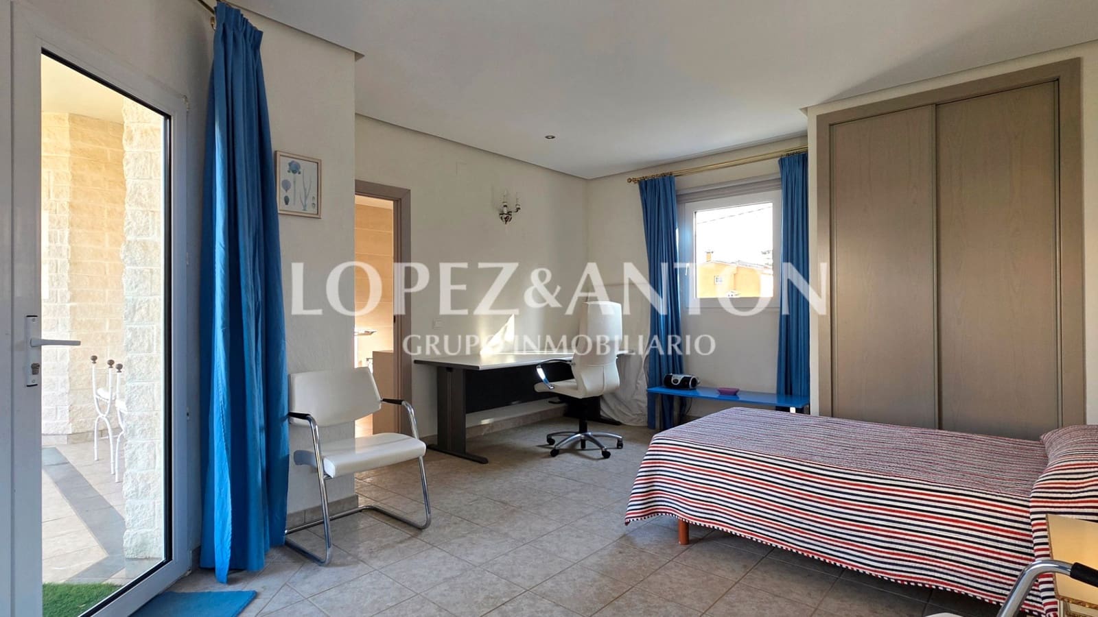 5 Zimmer Villa zu verkaufen in L'Eliana mit Pool Garage - 925.000 € (Ref: 9460854)