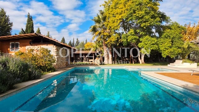 5 Zimmer Villa zu verkaufen in L'Eliana mit Pool Garage - 925.000 € (Ref: 9460854)