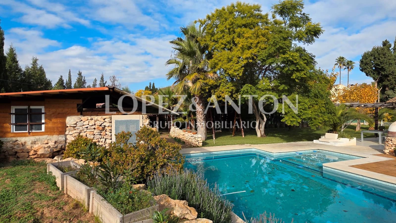 5 Zimmer Villa zu verkaufen in L'Eliana mit Pool Garage - 925.000 € (Ref: 9460854)