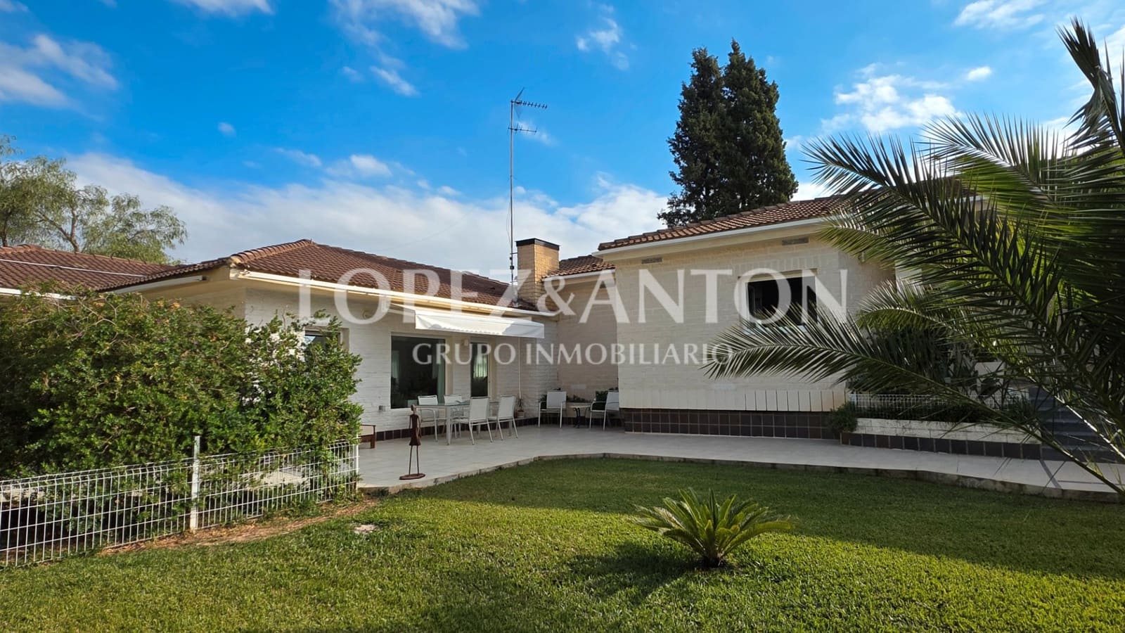 5 Zimmer Villa zu verkaufen in L'Eliana mit Pool Garage - 925.000 € (Ref: 9460854)