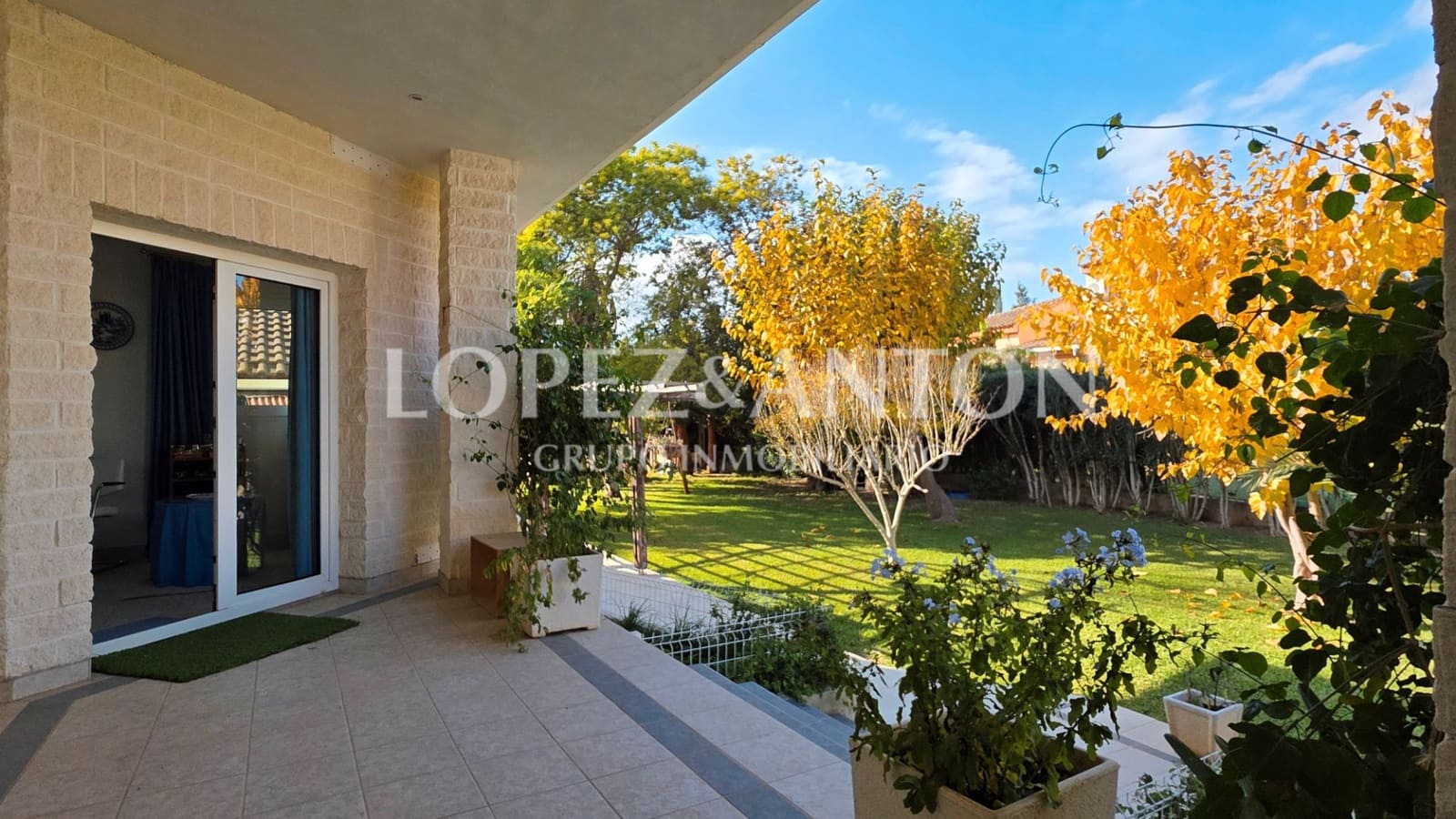 5 Zimmer Villa zu verkaufen in L'Eliana mit Pool Garage - 925.000 € (Ref: 9460854)