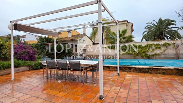 4 slaapkamer Villa te koop in L'Eliana met zwembad garage - € 785.000 (Ref: 9509027)