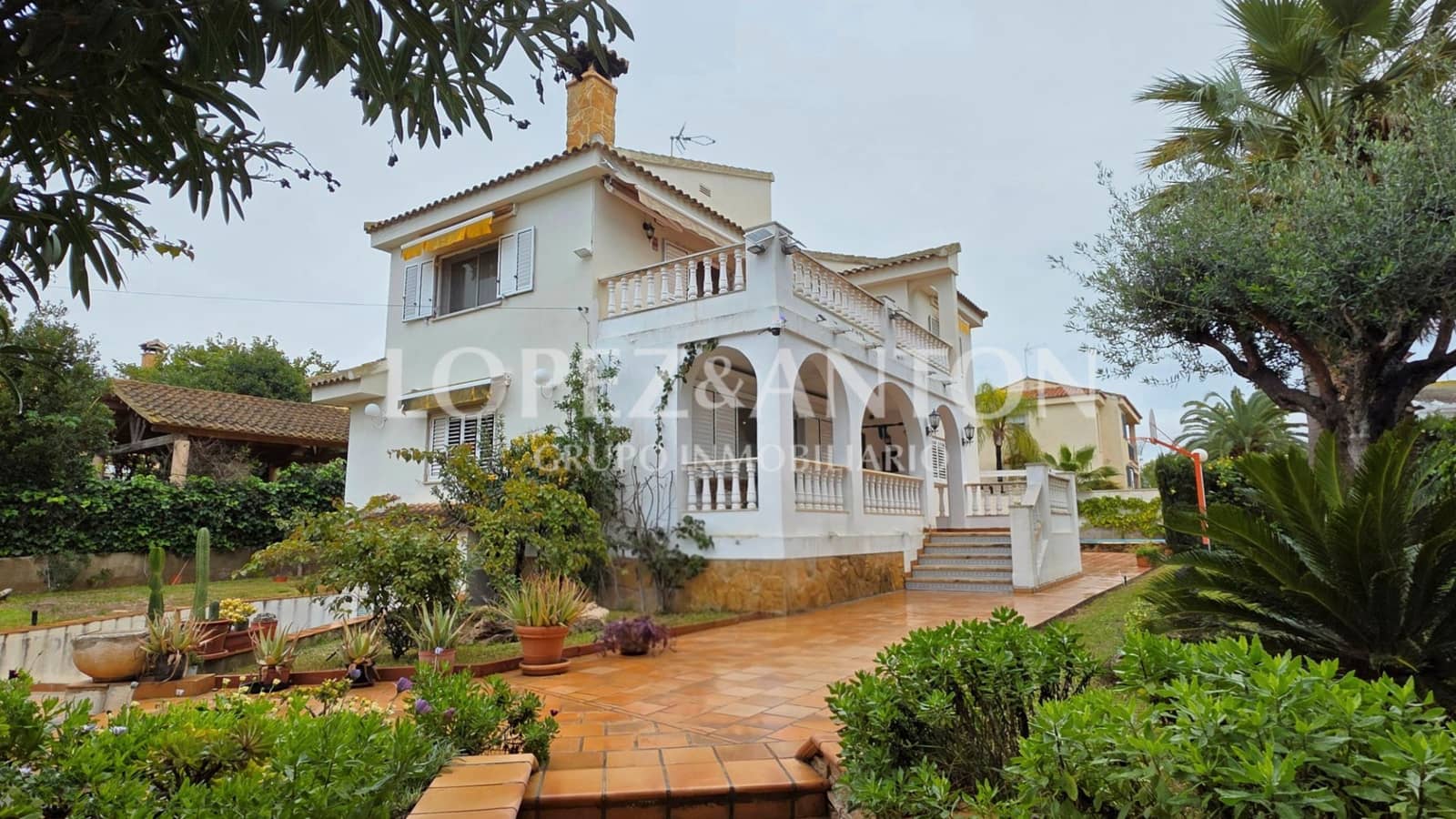 4 bedroom Villa for sale in L'Eliana with pool garage - € 785,000 (Ref: 9509027)