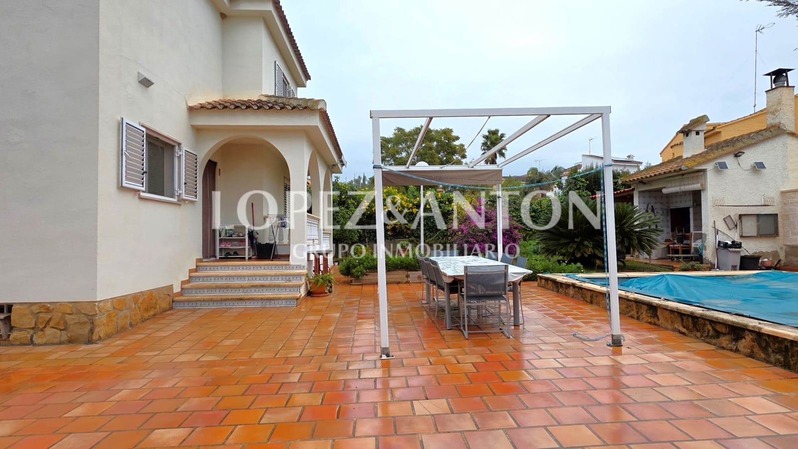 4 bedroom Villa for sale in L'Eliana with pool garage - € 785,000 (Ref: 9509027)