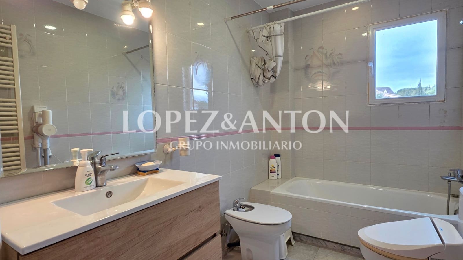 4 bedroom Villa for sale in L'Eliana with pool garage - € 785,000 (Ref: 9509027)