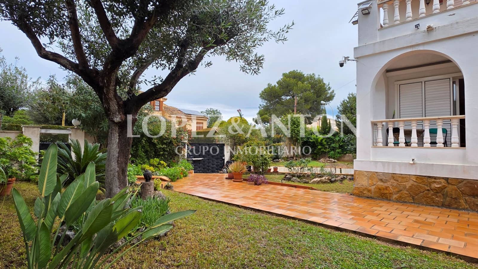4 bedroom Villa for sale in L'Eliana with pool garage - € 785,000 (Ref: 9509027)