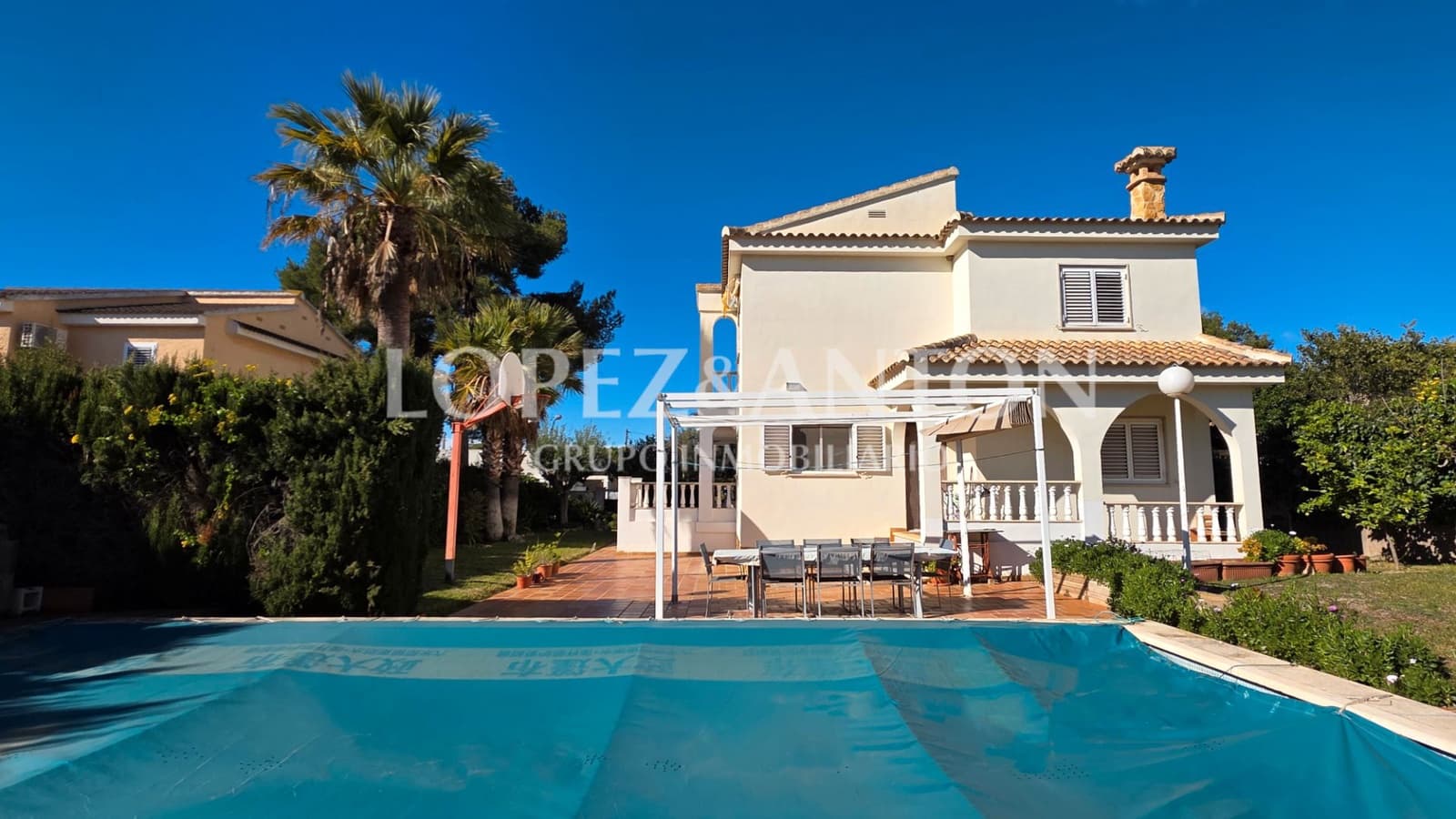 4 slaapkamer Villa te koop in L'Eliana met zwembad garage - € 685.000 (Ref: 9509027)