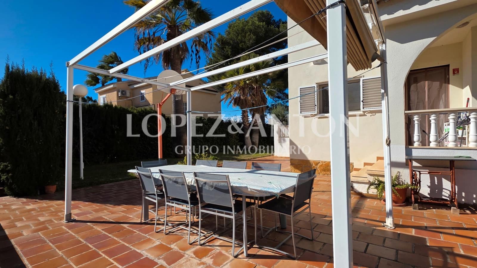 4 slaapkamer Villa te koop in L'Eliana met zwembad garage - € 685.000 (Ref: 9509027)