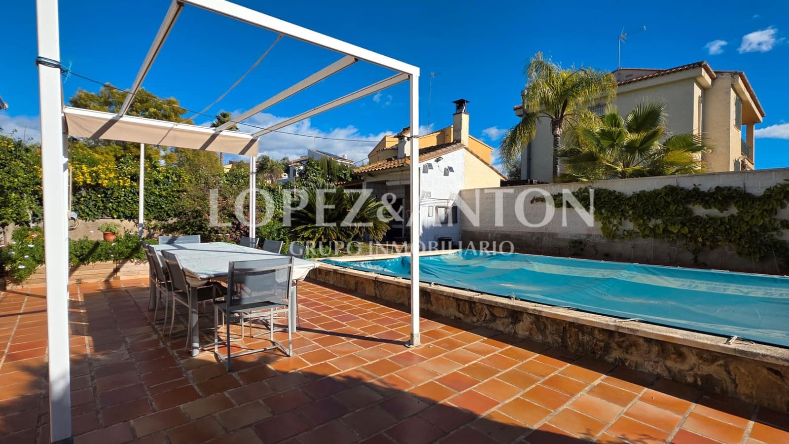 4 slaapkamer Villa te koop in L'Eliana met zwembad garage - € 685.000 (Ref: 9509027)