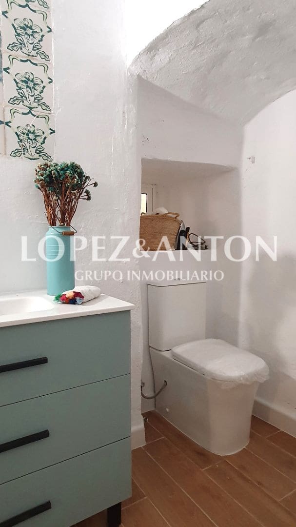 3 sovrum Hus till salu i La Pobla de Vallbona - 450 000 € (Ref: 9562227)