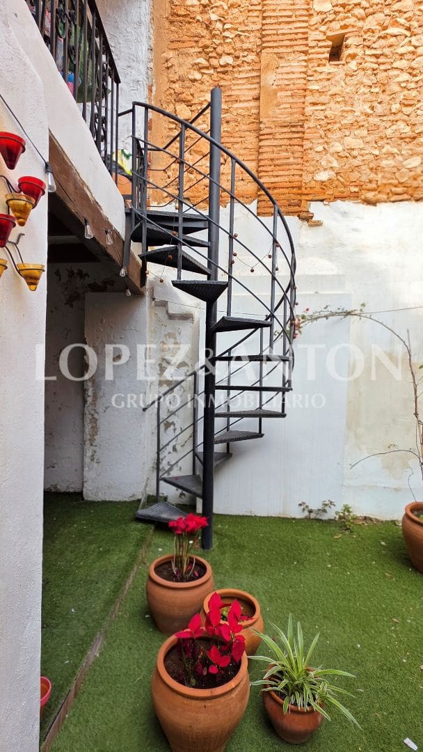3 sovrum Hus till salu i La Pobla de Vallbona - 450 000 € (Ref: 9562227)