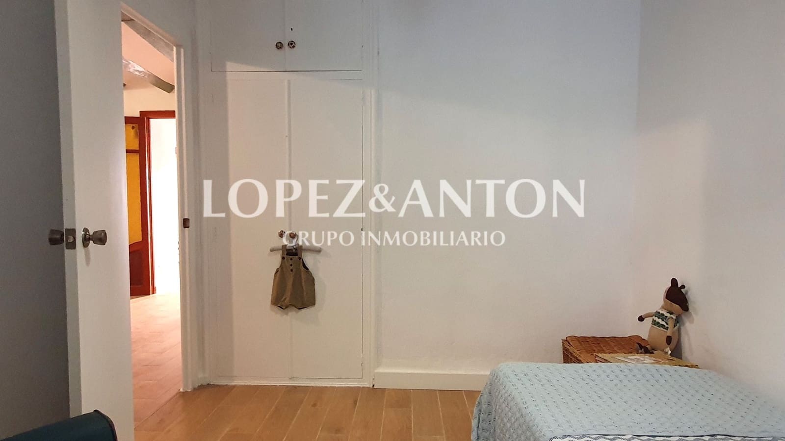 3 sovrum Hus till salu i La Pobla de Vallbona - 450 000 € (Ref: 9562227)