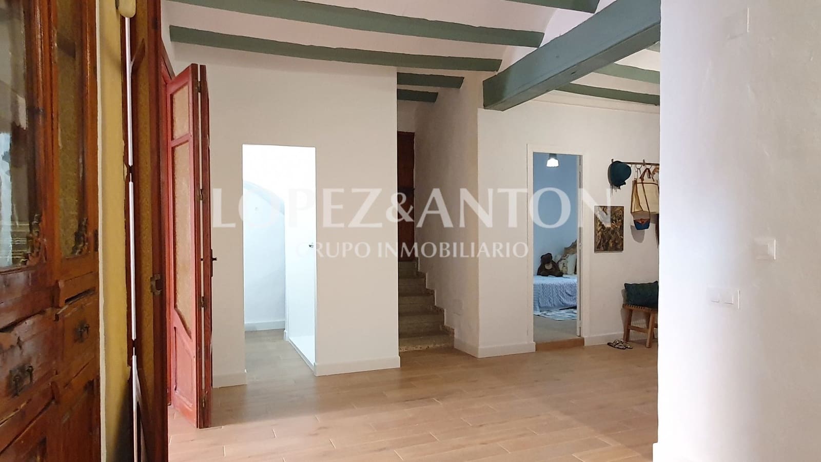 3 sovrum Hus till salu i La Pobla de Vallbona - 450 000 € (Ref: 9562227)