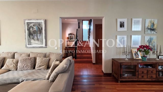 5 soveværelse Villa til salg i L'Eliana med swimmingpool garage - € 875.000 (Ref: 9590615)