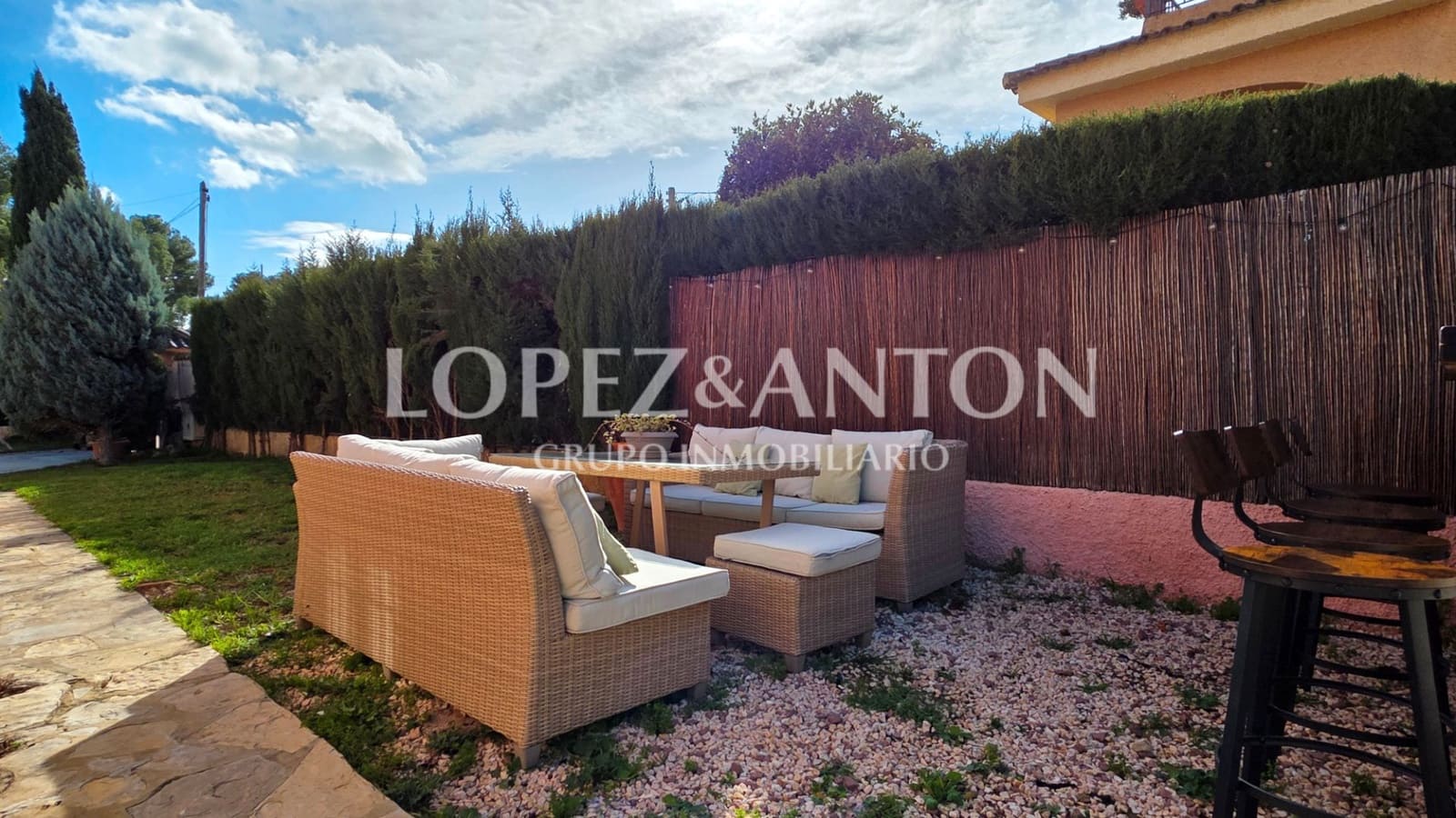 5 bedroom Villa for sale in L'Eliana with pool garage - € 875,000 (Ref: 9590615)