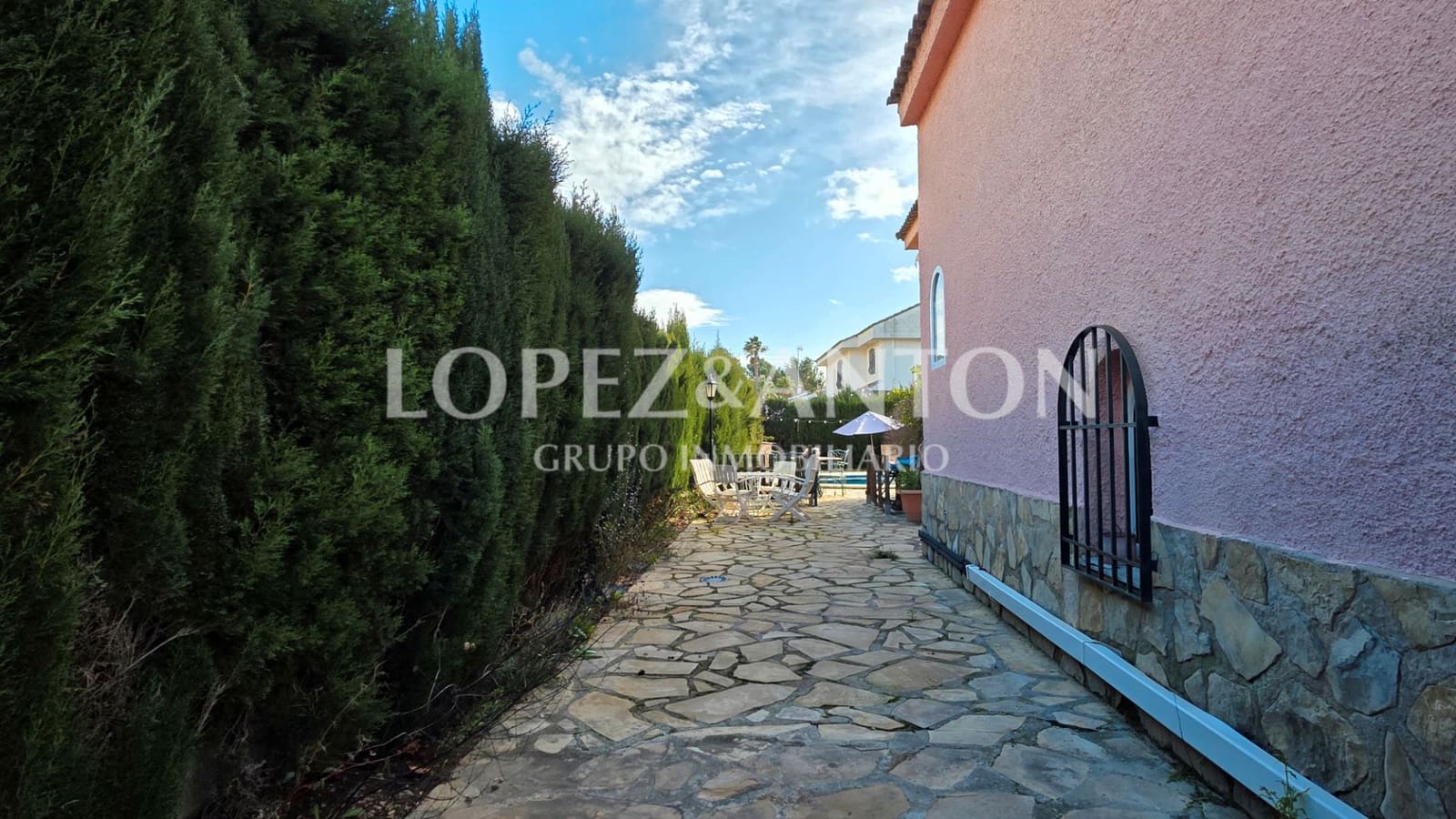 5 bedroom Villa for sale in L'Eliana with pool garage - € 875,000 (Ref: 9590615)