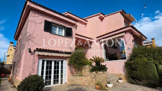 5 soveværelse Villa til salg i L'Eliana med swimmingpool garage - € 875.000 (Ref: 9590615)