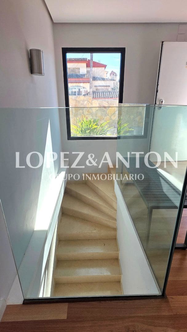 5 slaapkamer Villa te koop in L'Eliana met zwembad garage - € 895.000 (Ref: 9642463)