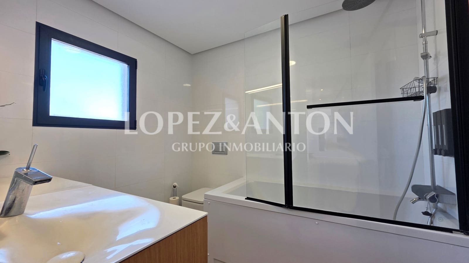 5 slaapkamer Villa te koop in L'Eliana met zwembad garage - € 895.000 (Ref: 9642463)