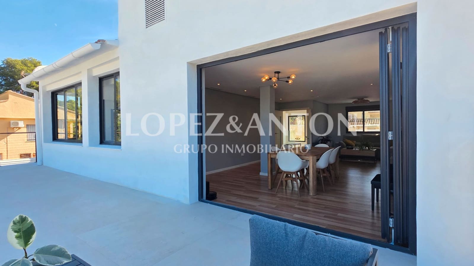 5 slaapkamer Villa te koop in L'Eliana met zwembad garage - € 895.000 (Ref: 9642463)