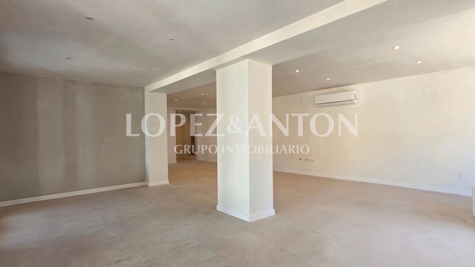 5 slaapkamer Villa te koop in L'Eliana met zwembad garage - € 895.000 (Ref: 9642463)