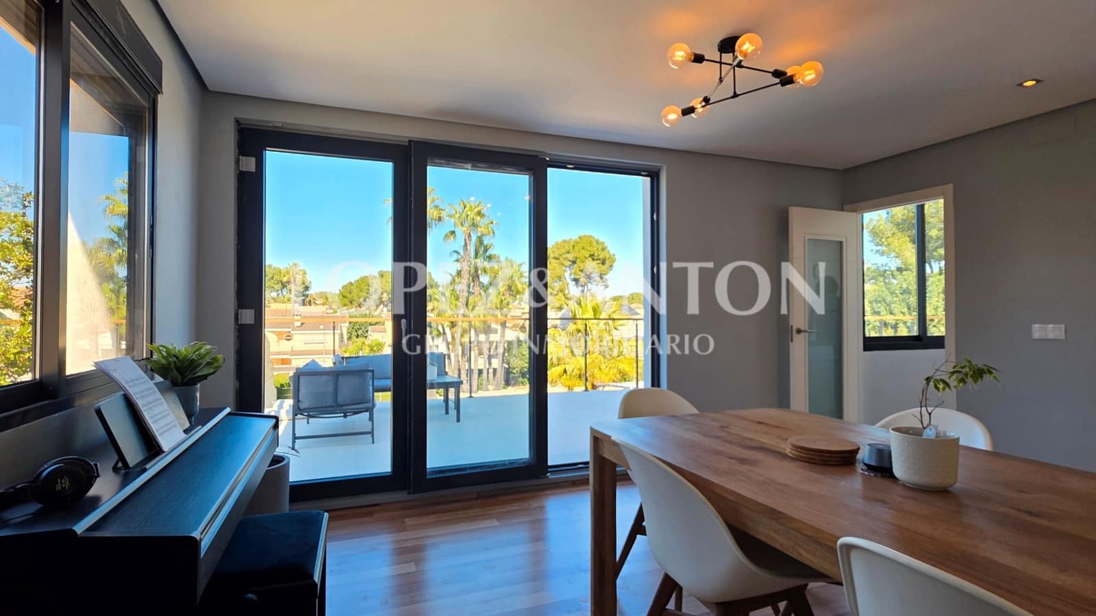 5 slaapkamer Villa te koop in L'Eliana met zwembad garage - € 895.000 (Ref: 9642463)