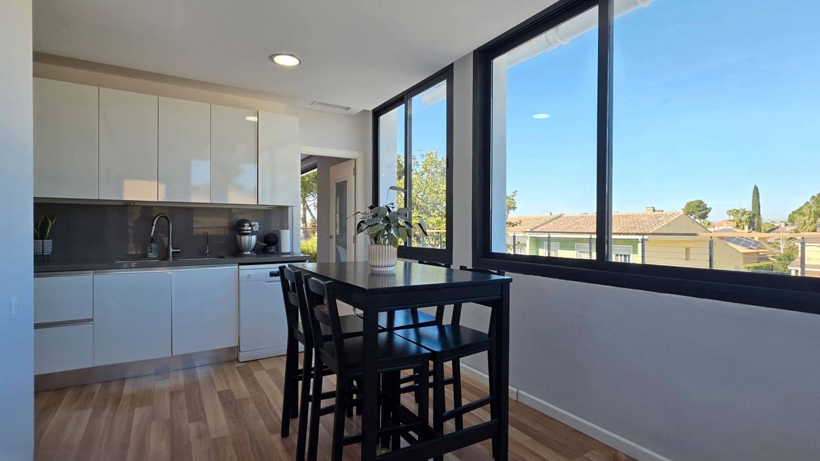 5 slaapkamer Villa te koop in L'Eliana met zwembad garage - € 895.000 (Ref: 9642463)