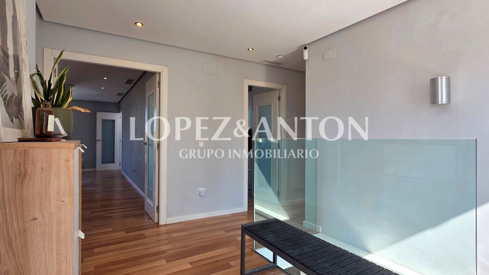 5 slaapkamer Villa te koop in L'Eliana met zwembad garage - € 895.000 (Ref: 9642463)