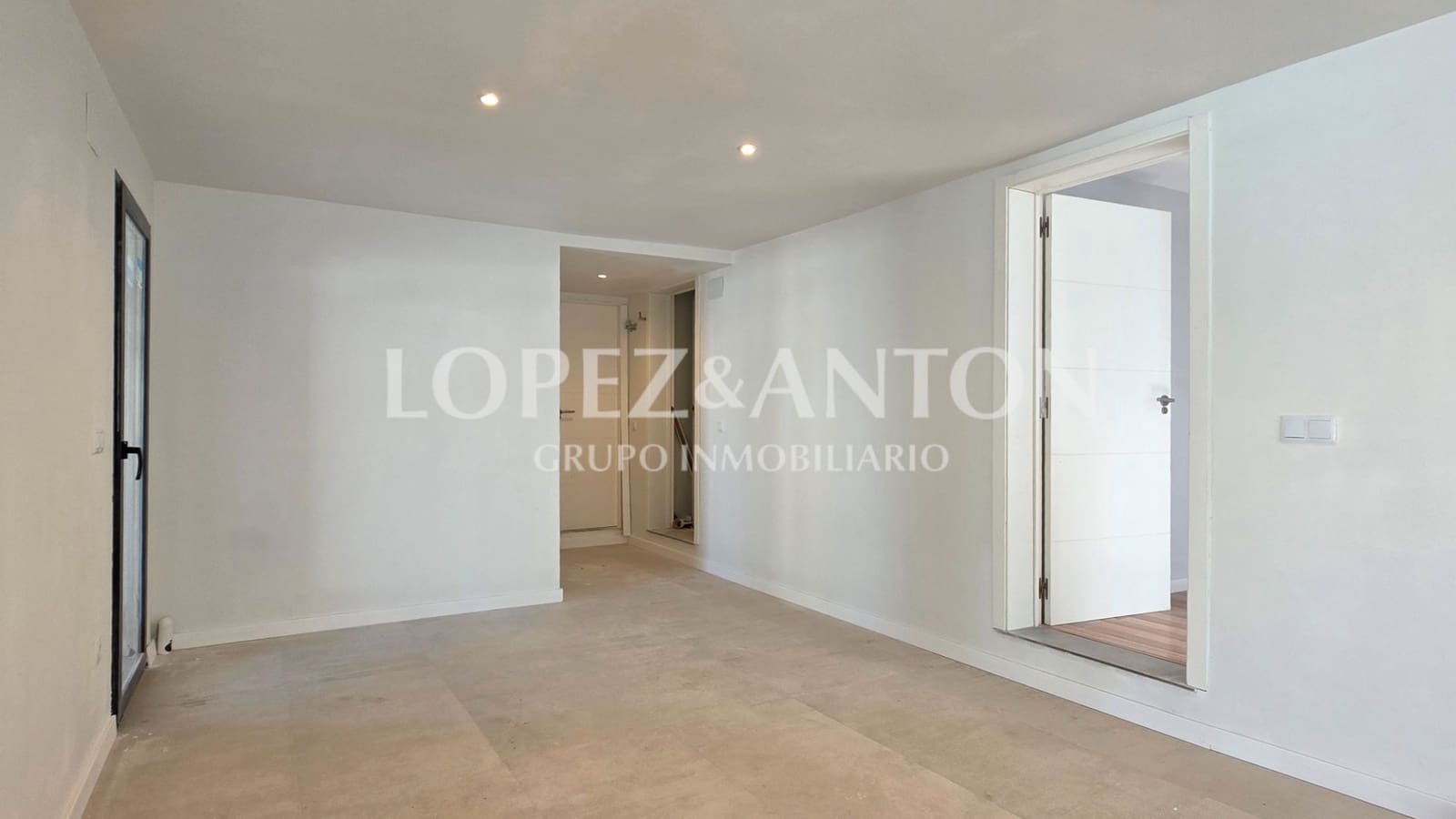 5 slaapkamer Villa te koop in L'Eliana met zwembad garage - € 895.000 (Ref: 9642463)