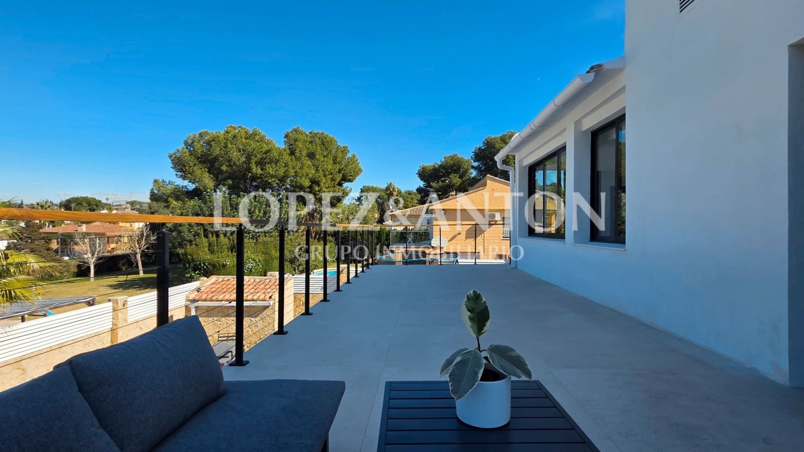 5 slaapkamer Villa te koop in L'Eliana met zwembad garage - € 895.000 (Ref: 9642463)