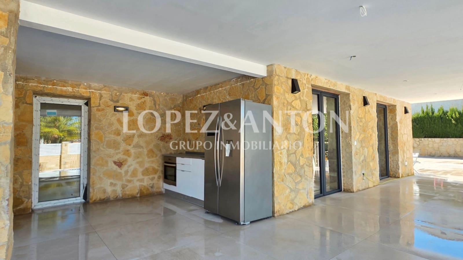 5 slaapkamer Villa te koop in L'Eliana met zwembad garage - € 895.000 (Ref: 9642463)