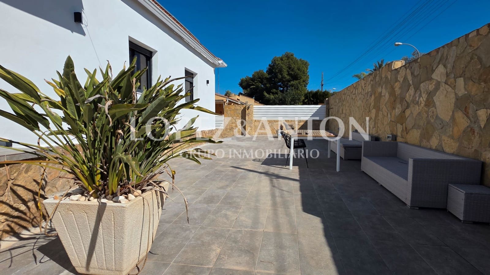 5 slaapkamer Villa te koop in L'Eliana met zwembad garage - € 895.000 (Ref: 9642463)