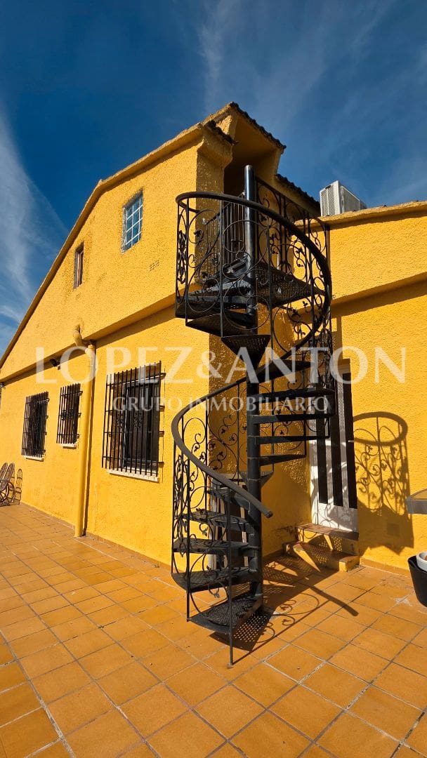 6 soverom Villa til salgs i L'Eliana med svømmebasseng garasje - € 550 000 (Ref: 9684352)