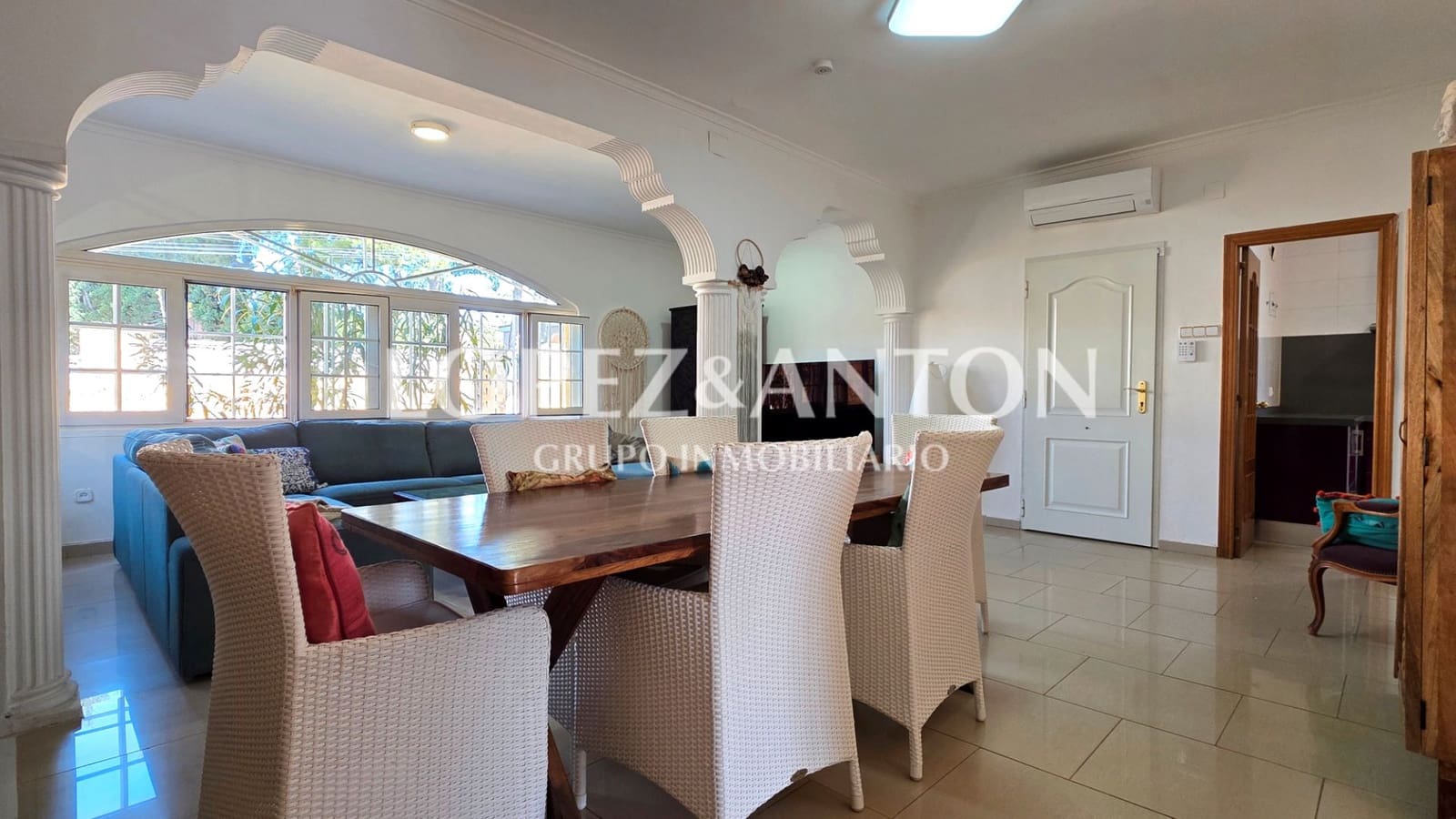 6 soverom Villa til salgs i L'Eliana med svømmebasseng garasje - € 550 000 (Ref: 9684352)