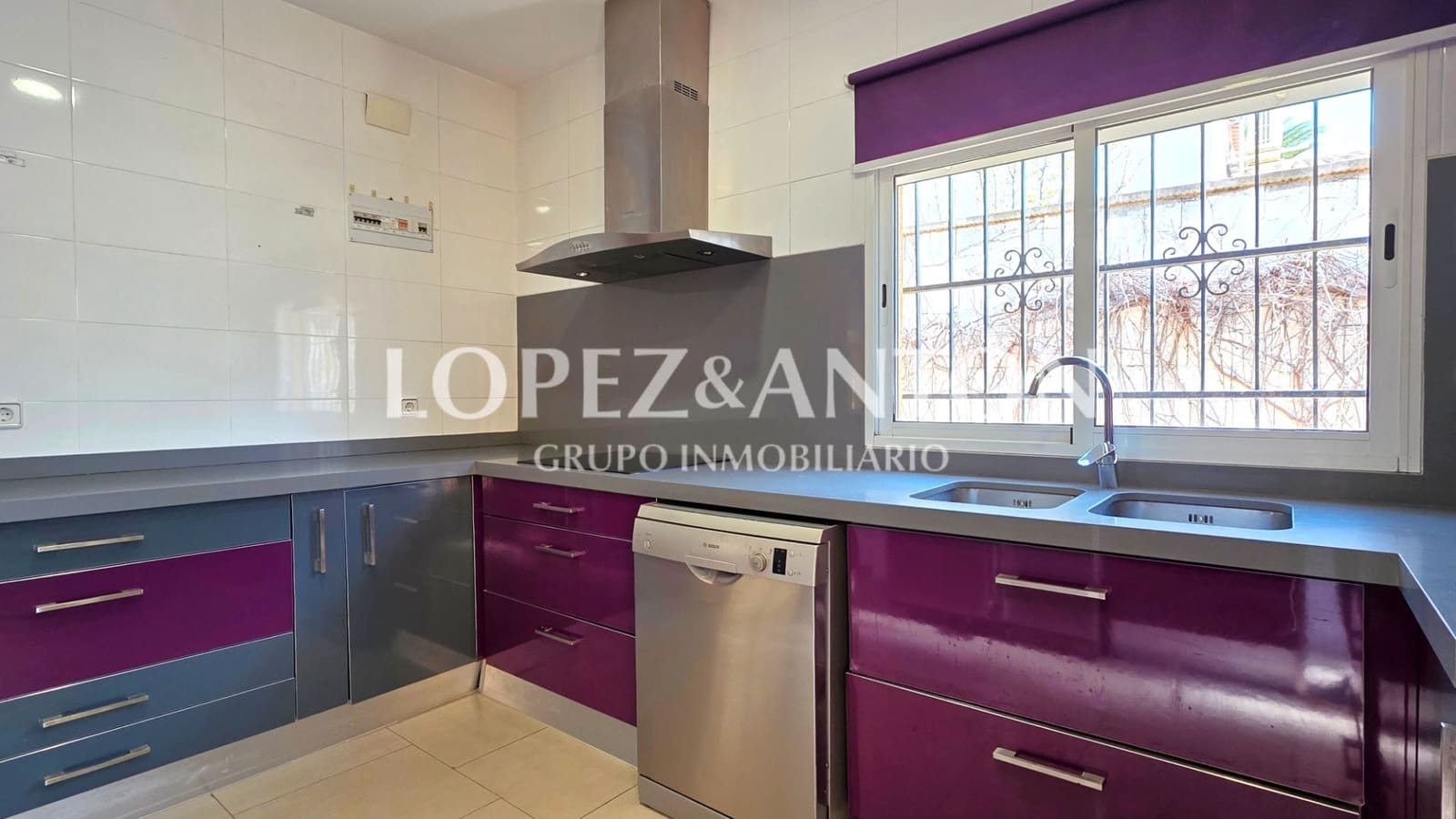 6 soverom Villa til salgs i L'Eliana med svømmebasseng garasje - € 550 000 (Ref: 9684352)