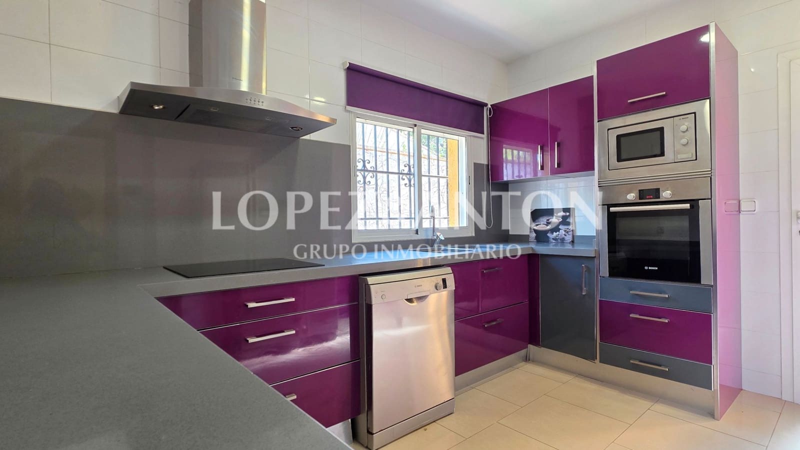 6 soverom Villa til salgs i L'Eliana med svømmebasseng garasje - € 550 000 (Ref: 9684352)