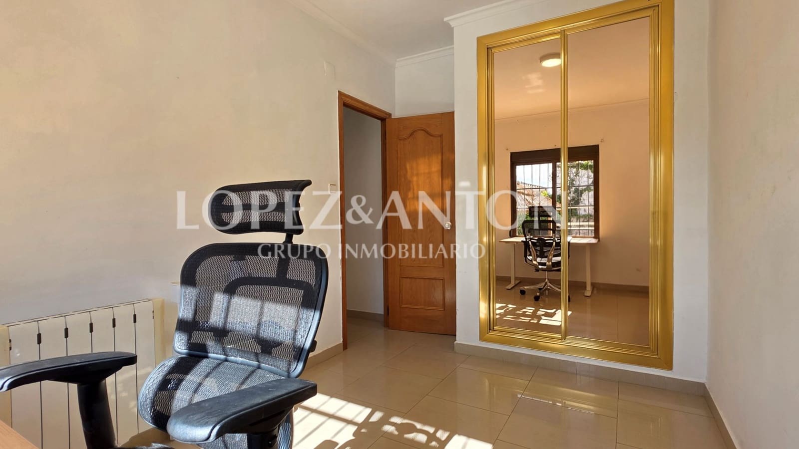 6 soverom Villa til salgs i L'Eliana med svømmebasseng garasje - € 550 000 (Ref: 9684352)