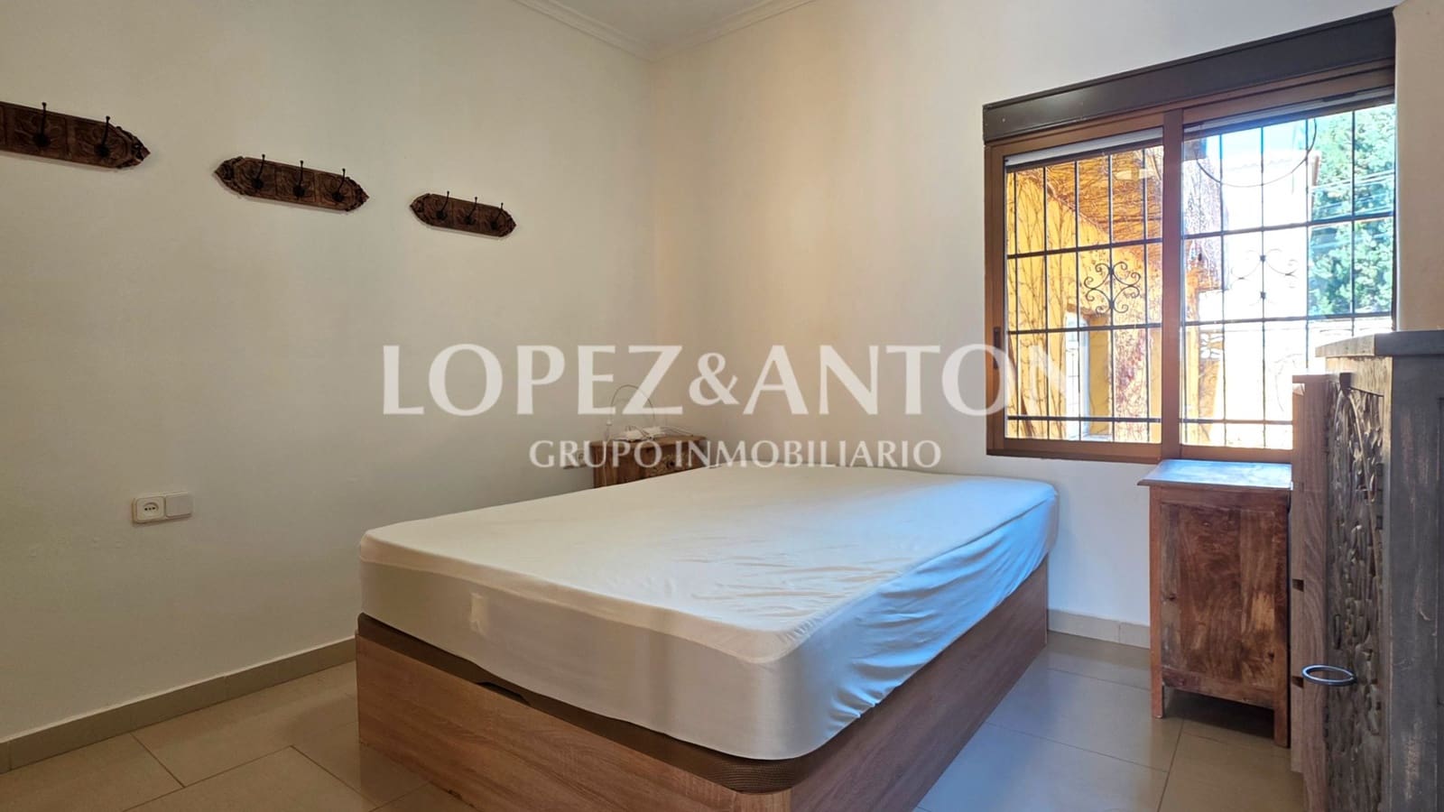 6 soverom Villa til salgs i L'Eliana med svømmebasseng garasje - € 550 000 (Ref: 9684352)