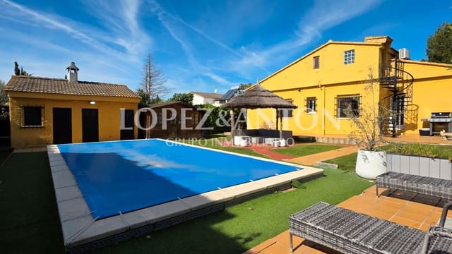 6 soverom Villa til salgs i L'Eliana med svømmebasseng garasje - € 550 000 (Ref: 9684352)